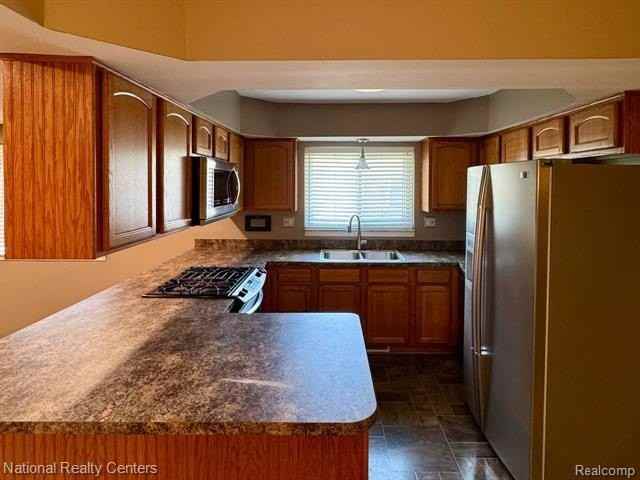 34528 Hawke Dr - Photo 7 of 24