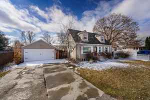 featured image of 2230 Canyon Dr #1