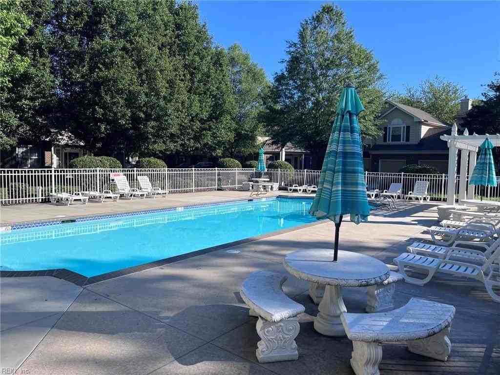 5872 Echingham Dr - Photo 2 of 26