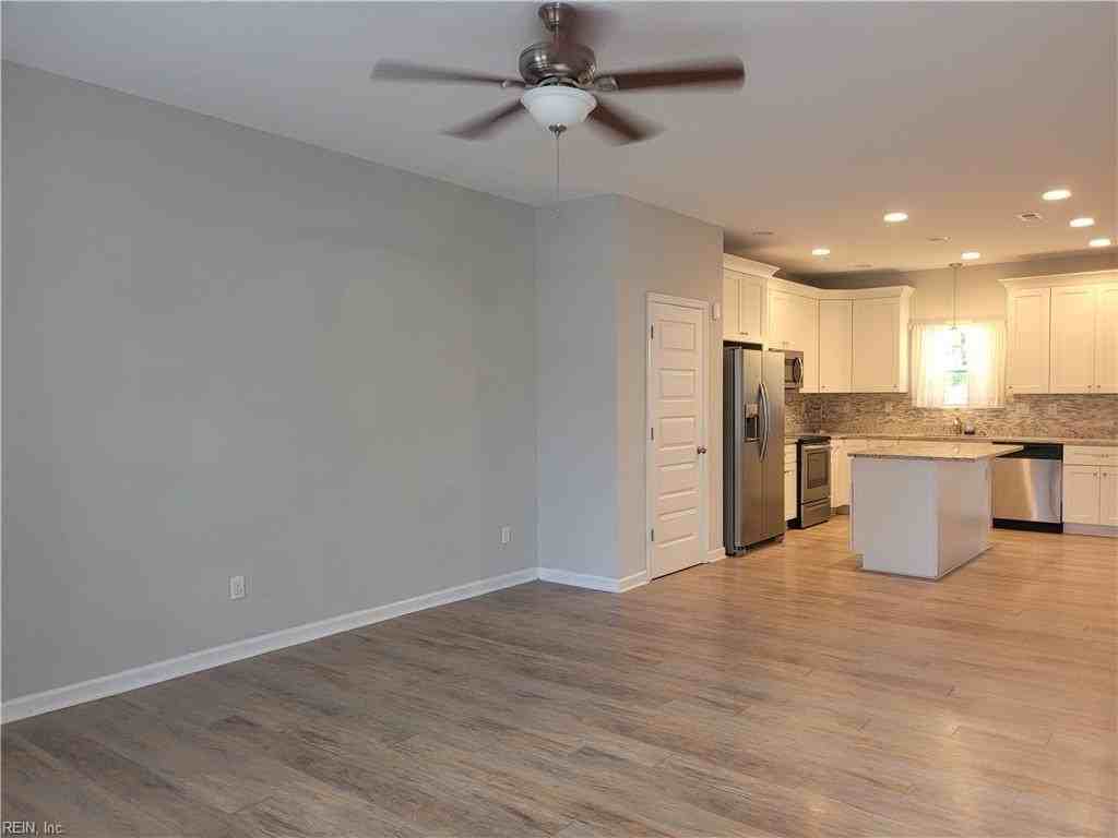 2010 Nansemond Pkwy - Photo 3 of 32