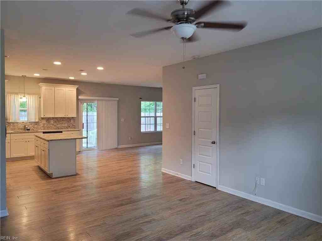 2010 Nansemond Pkwy - Photo 4 of 32