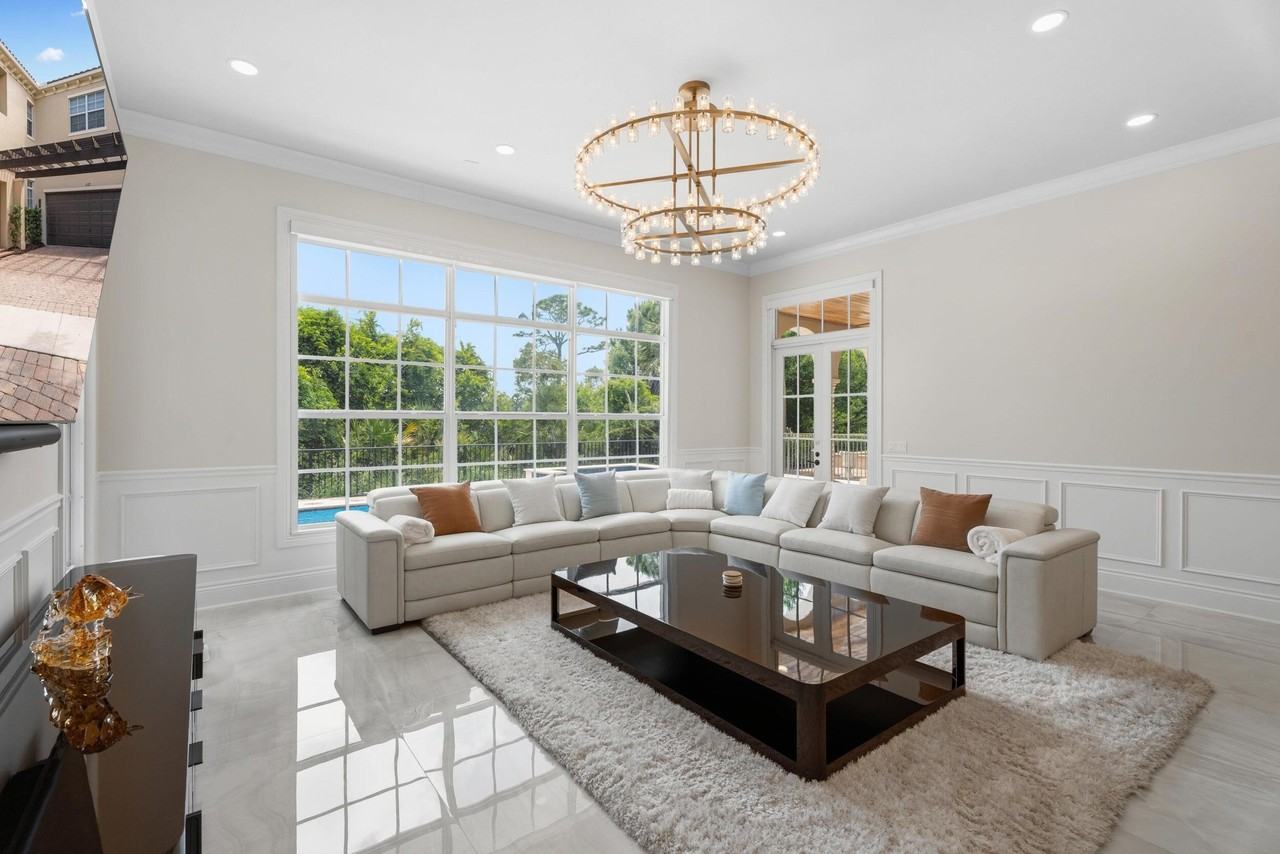 112 Tulip Tree Ct - Photo 3 of 50