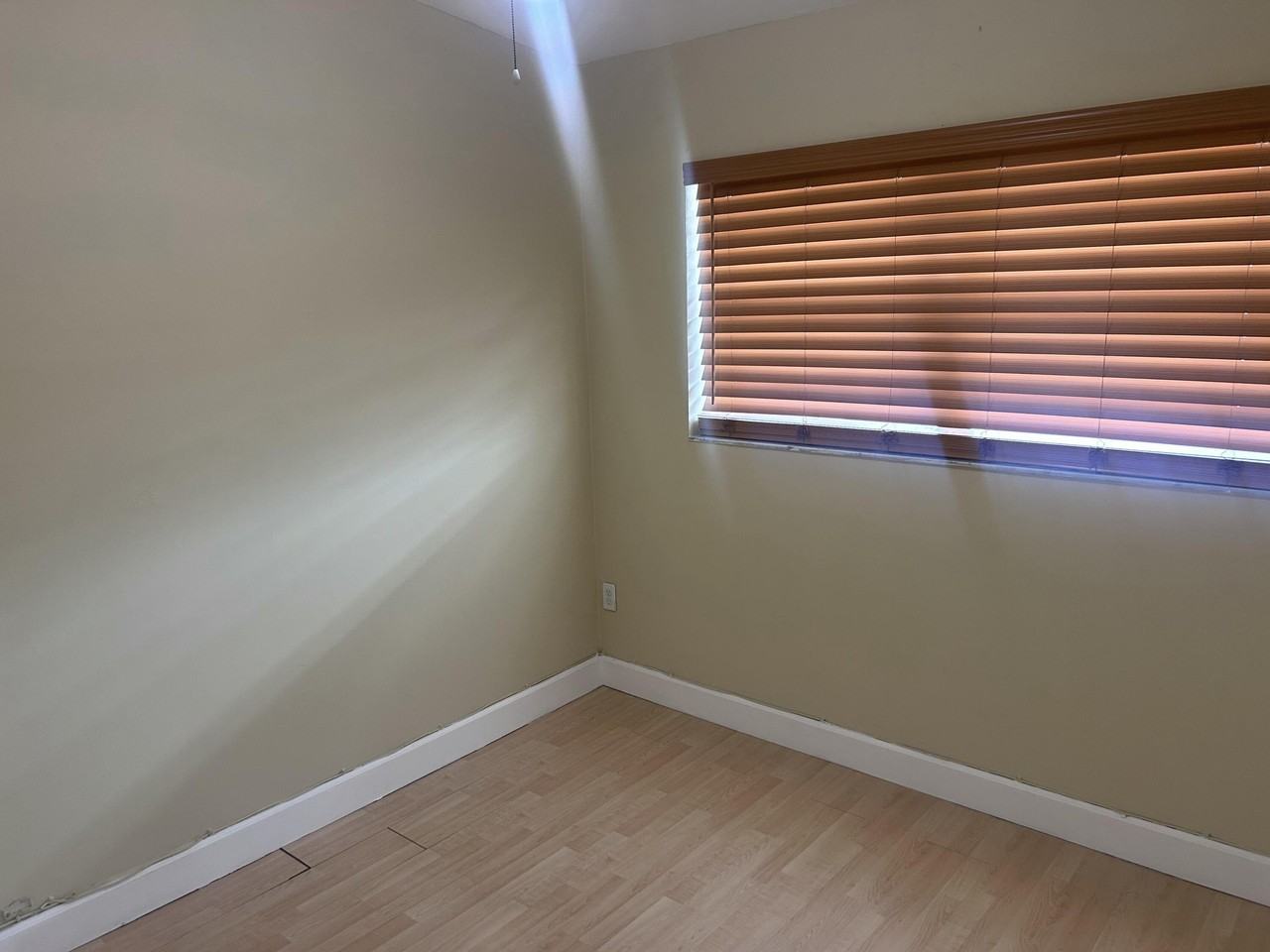 18301 Mediterranean Blvd - Photo 7 of 16