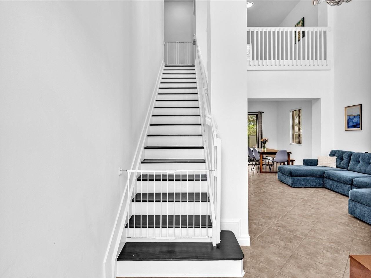 2414 Venetian Way - Photo 2 of 30