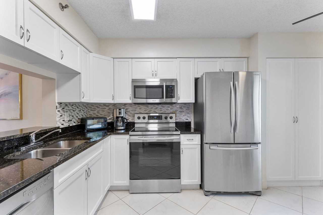 7260 Kinghurst Dr #205 - Photo 6 of 31