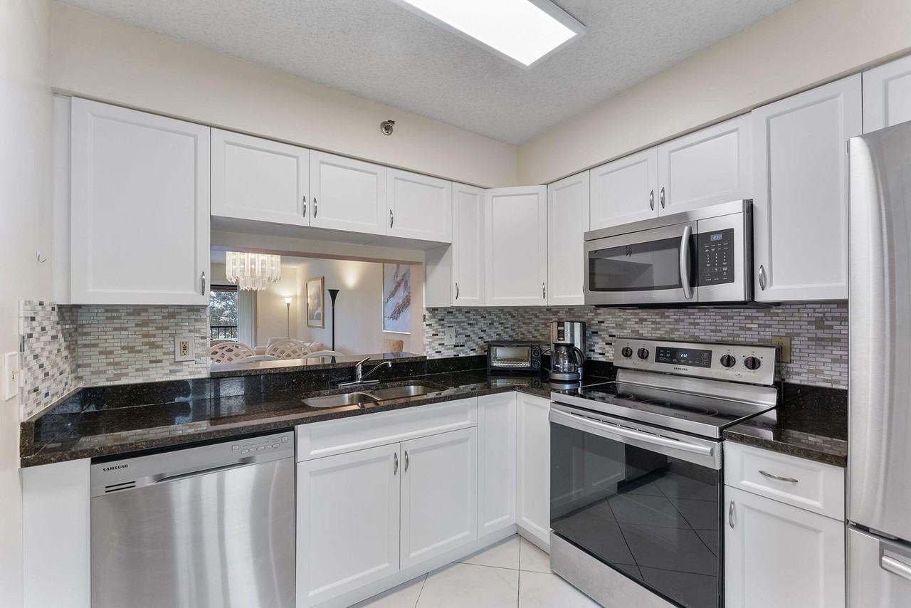 7260 Kinghurst Dr #205 - Photo 7 of 31