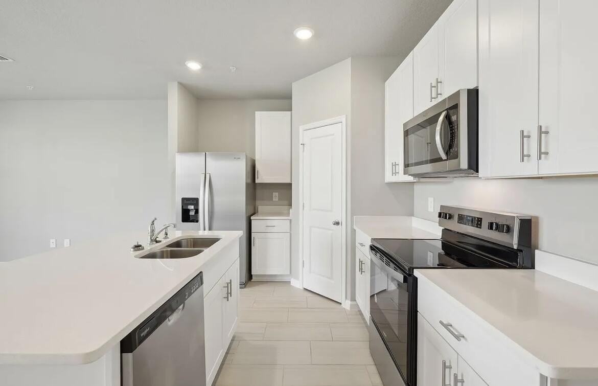 526 Salisbury Cir - Photo 6 of 16