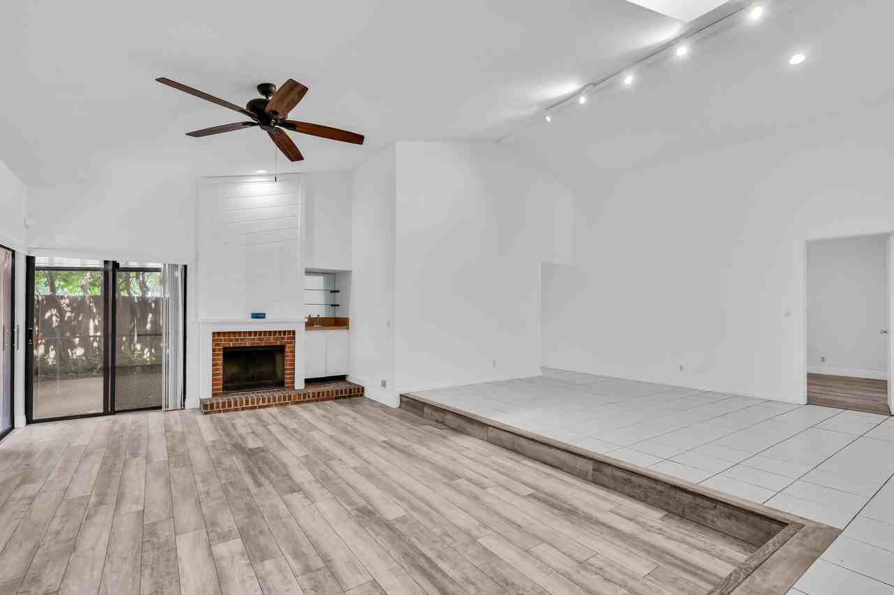 7755 Kenway Pl E - Photo 3 of 25