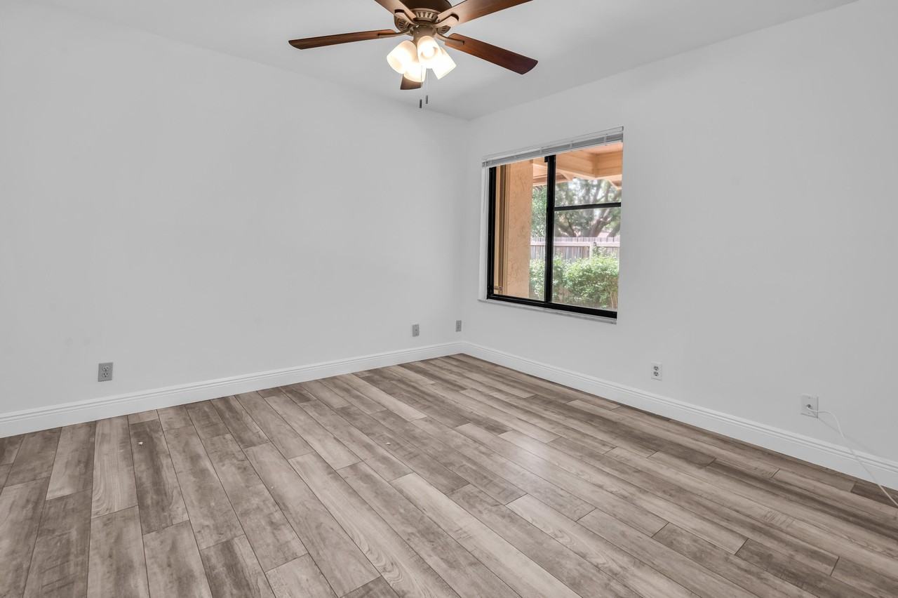 7755 Kenway Pl E - Photo 4 of 25