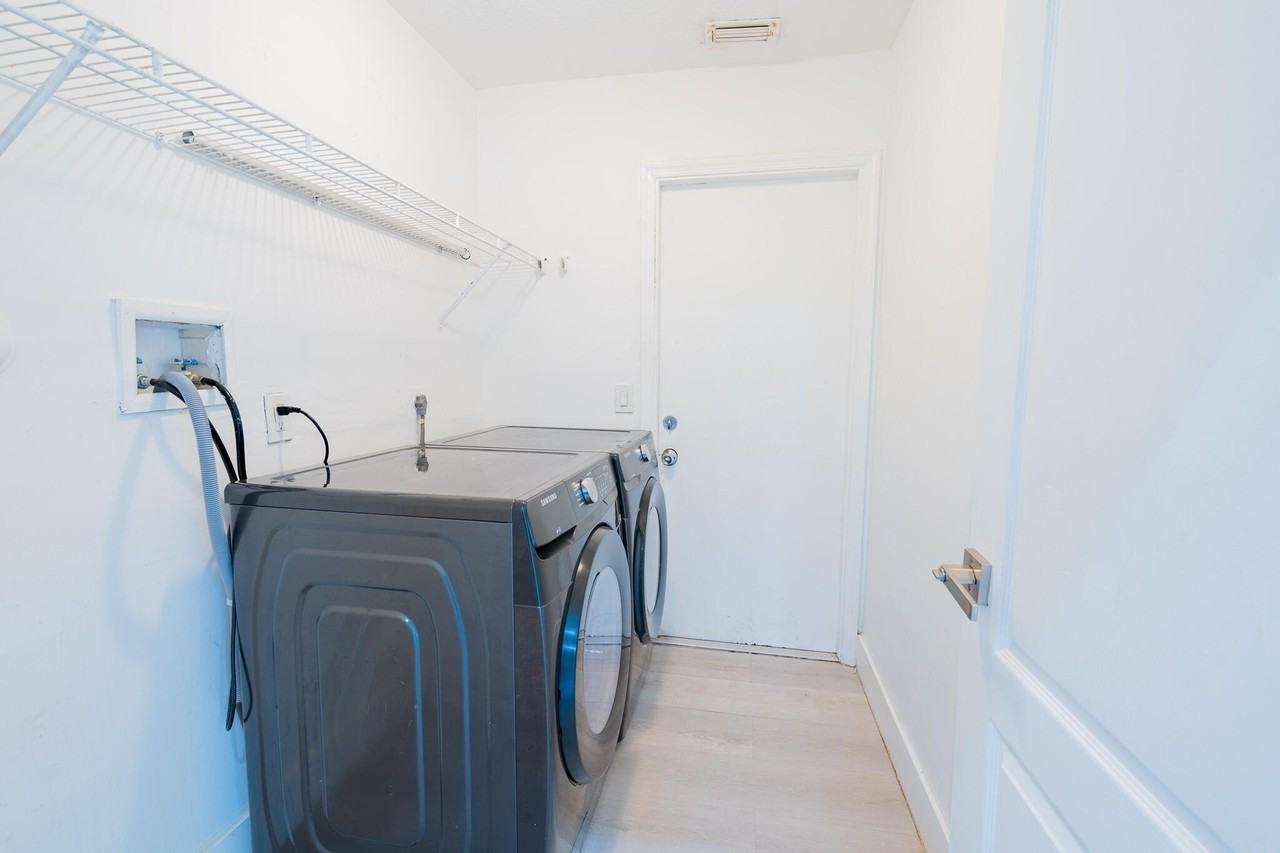 15845 83rd Ln N - Photo 4 of 9