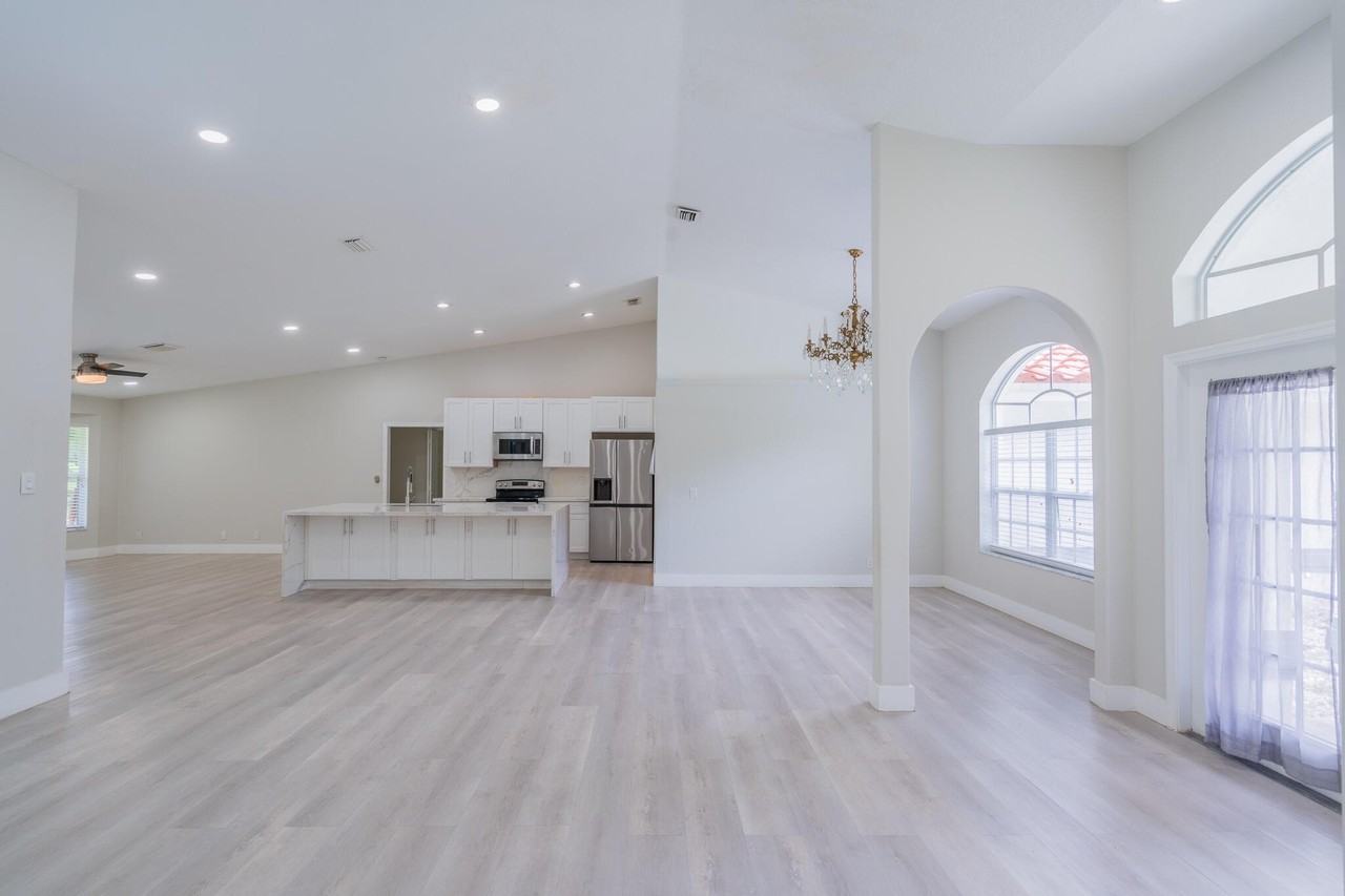 15845 83rd Ln N - Photo 7 of 9