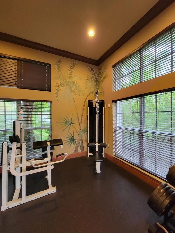 400 Scotia Dr #203 - Photo 5 of 50