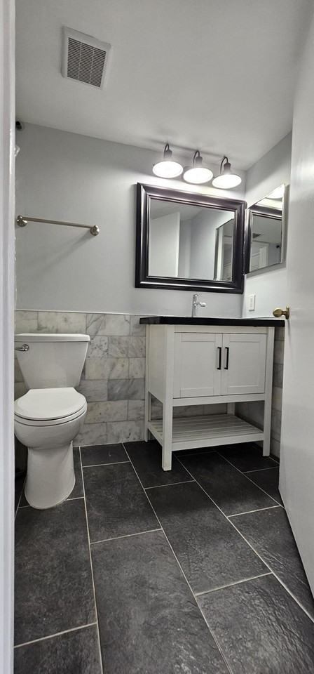 400 Scotia Dr #203 - Photo 7 of 37