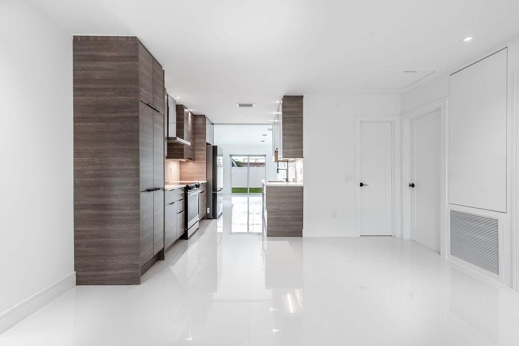 626 Nw 7th St - Photo 6 of 34