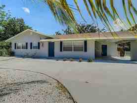 1944 Holman Dr #B - Photo 1 of 1
