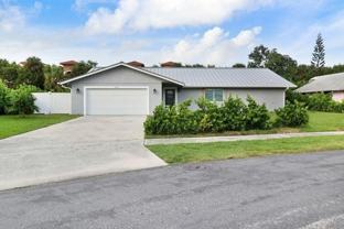 615 Ne 15th Pl - Photo 1 of 1