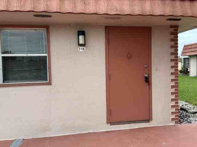 126 Seville E - Photo 2 of 31