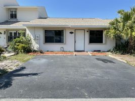 featured image of 16344 Country Lake Cir