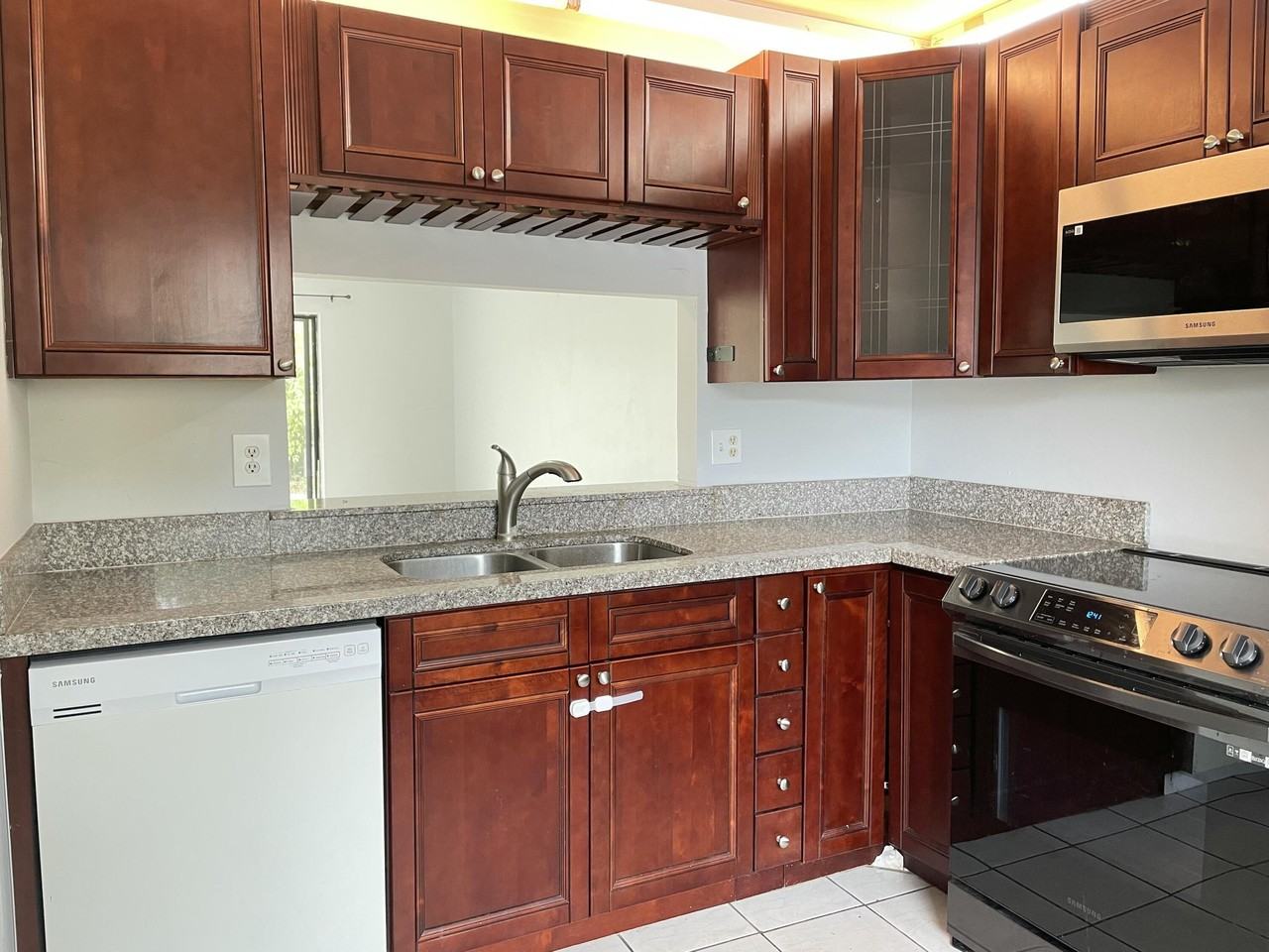 16344 Country Lake Cir - Photo 6 of 49