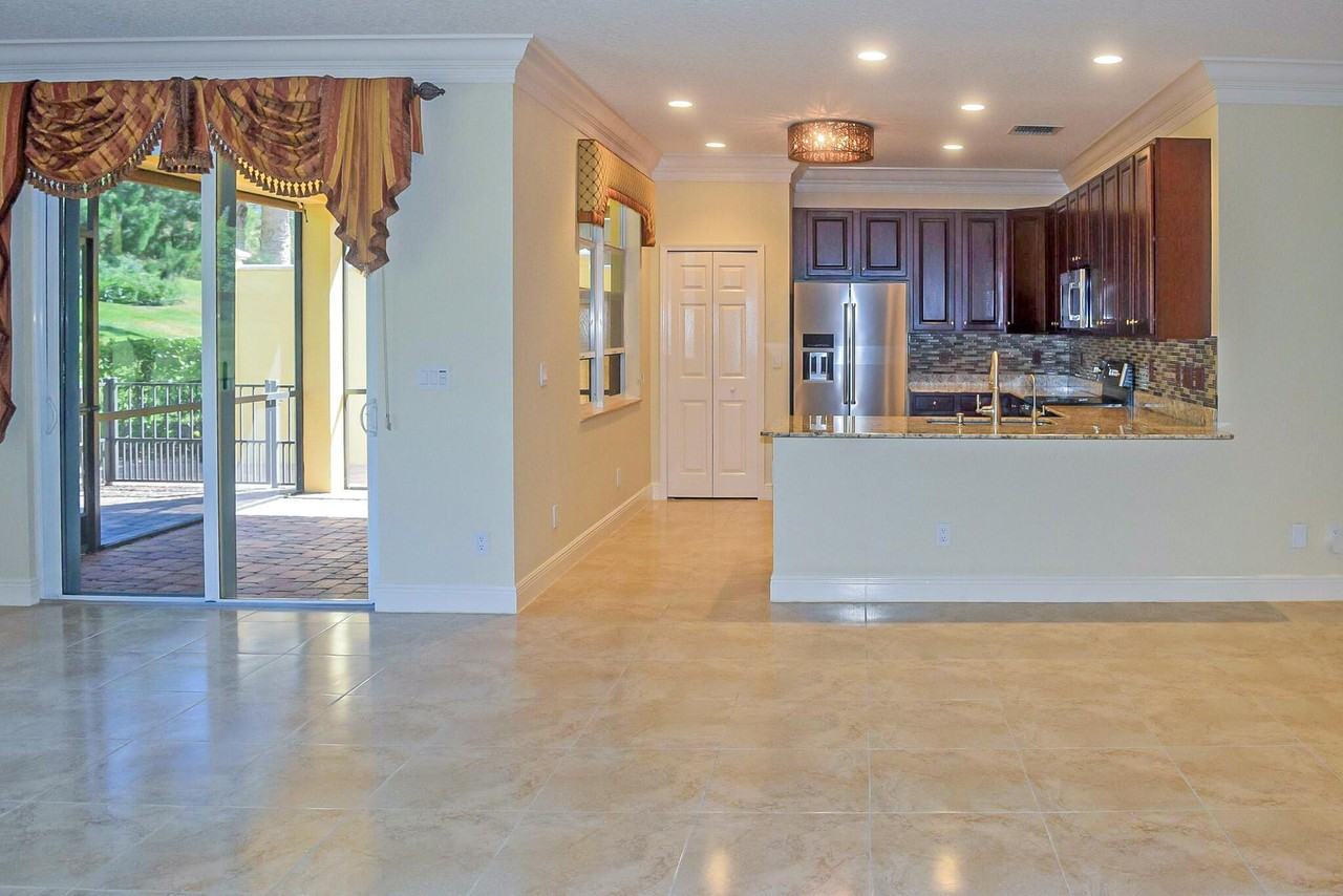 10160 Sw Canossa Way - Photo 7 of 23