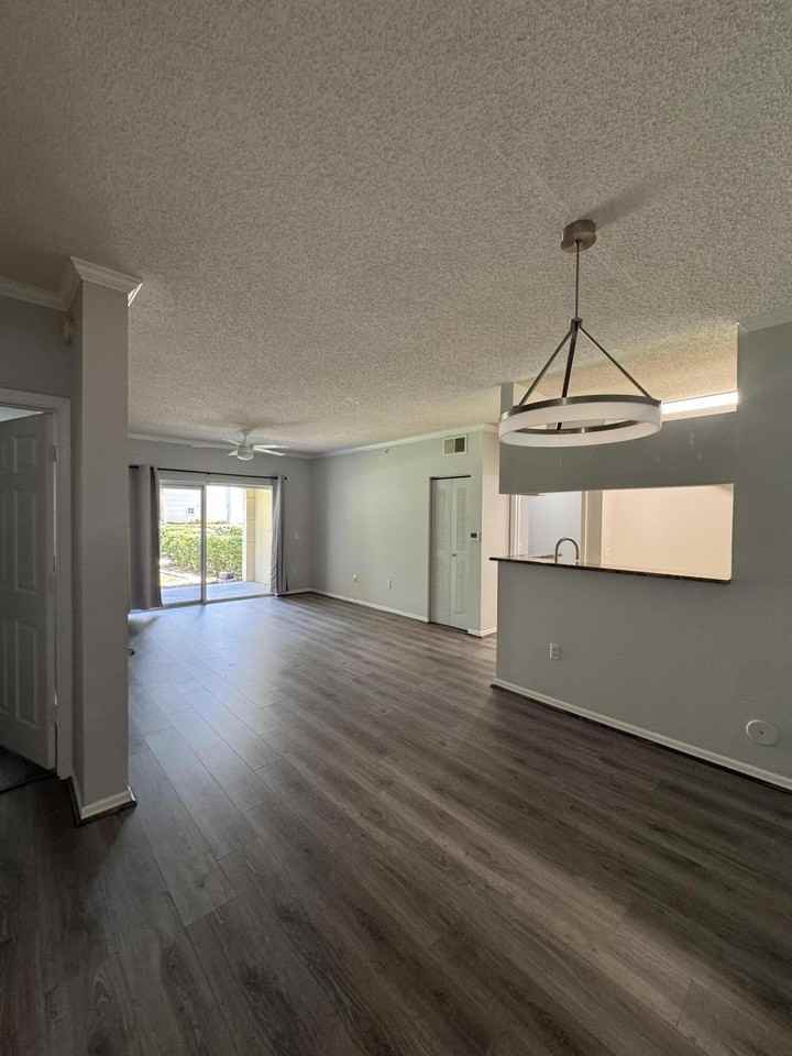 1106 Tuscany Way - Photo 3 of 19