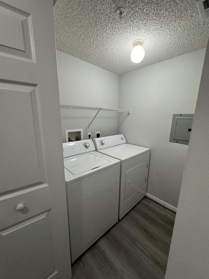 1106 Tuscany Way - Photo 4 of 19