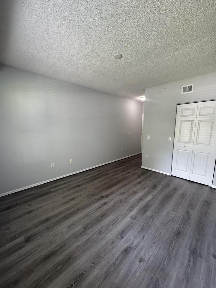 1106 Tuscany Way - Photo 6 of 19