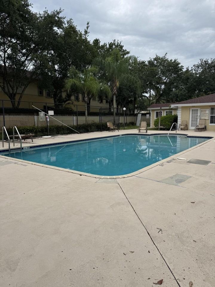 1803 Palm Beach Trace Dr - Photo 3 of 19