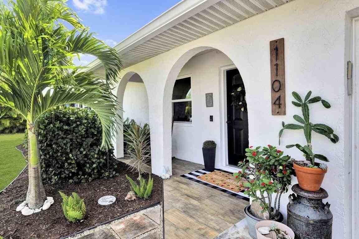 1104 Nw 12th Ter - Photo 5 of 27