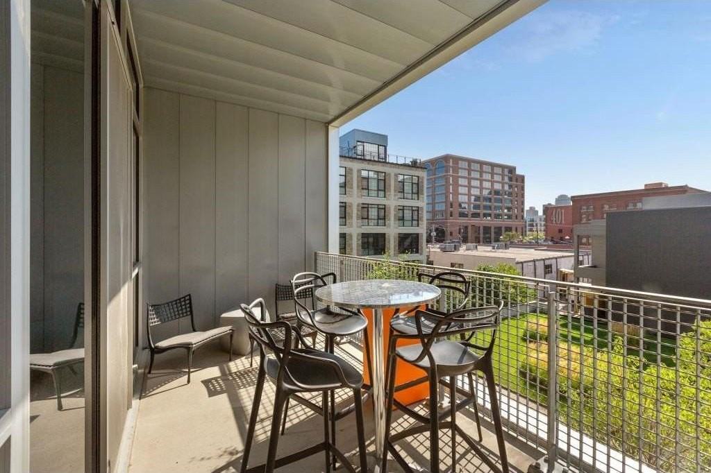 345 6th Ave N #303 - Photo 4 of 22