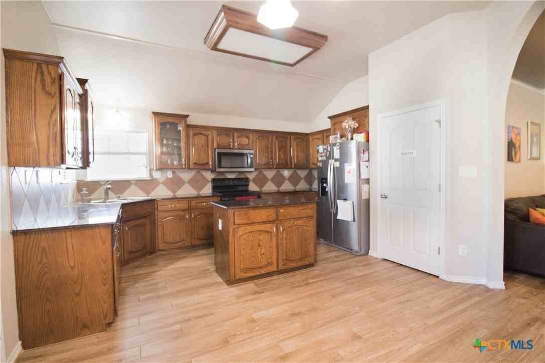 714 Tundra Dr - Photo 3 of 14