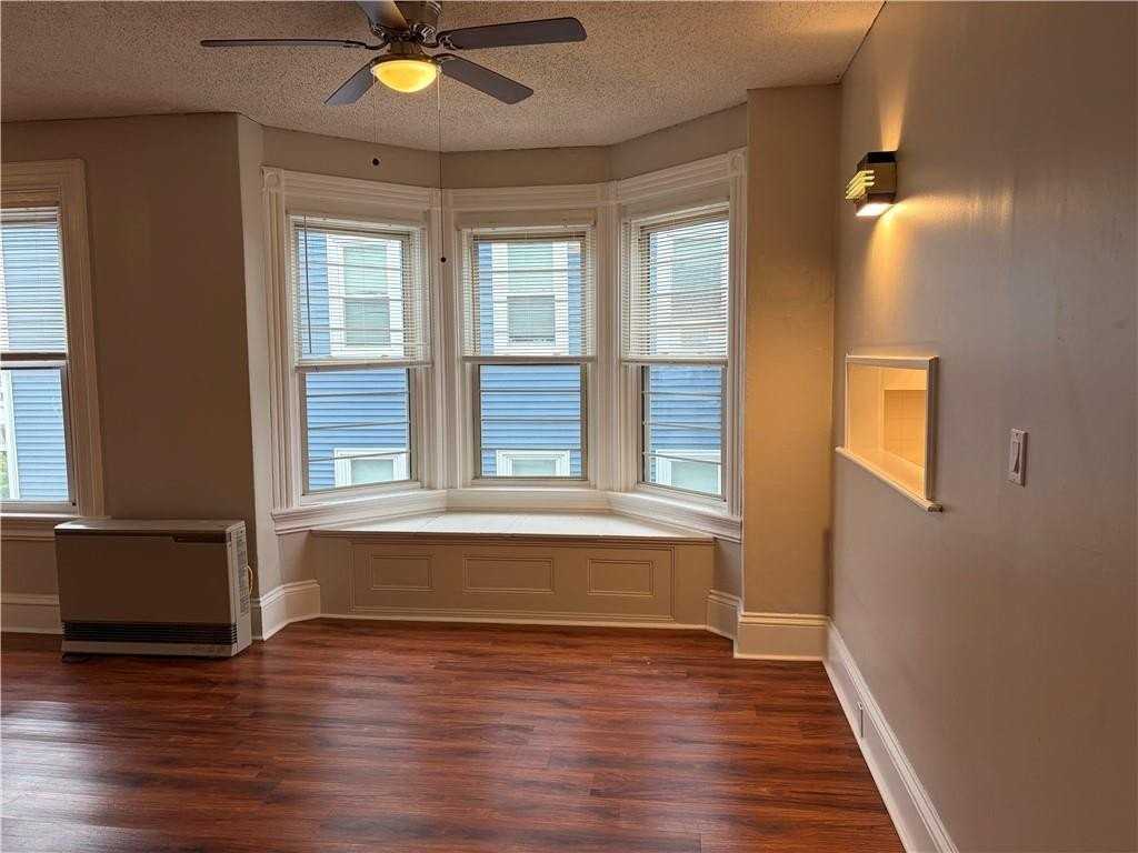 60 Cypress St - Photo 5 of 18