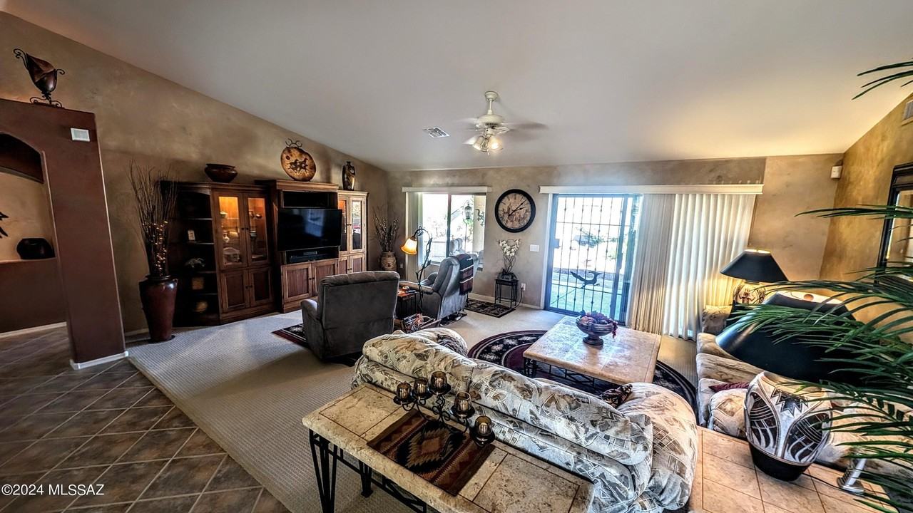 39019 S Moonwood Dr - Photo 4 of 29