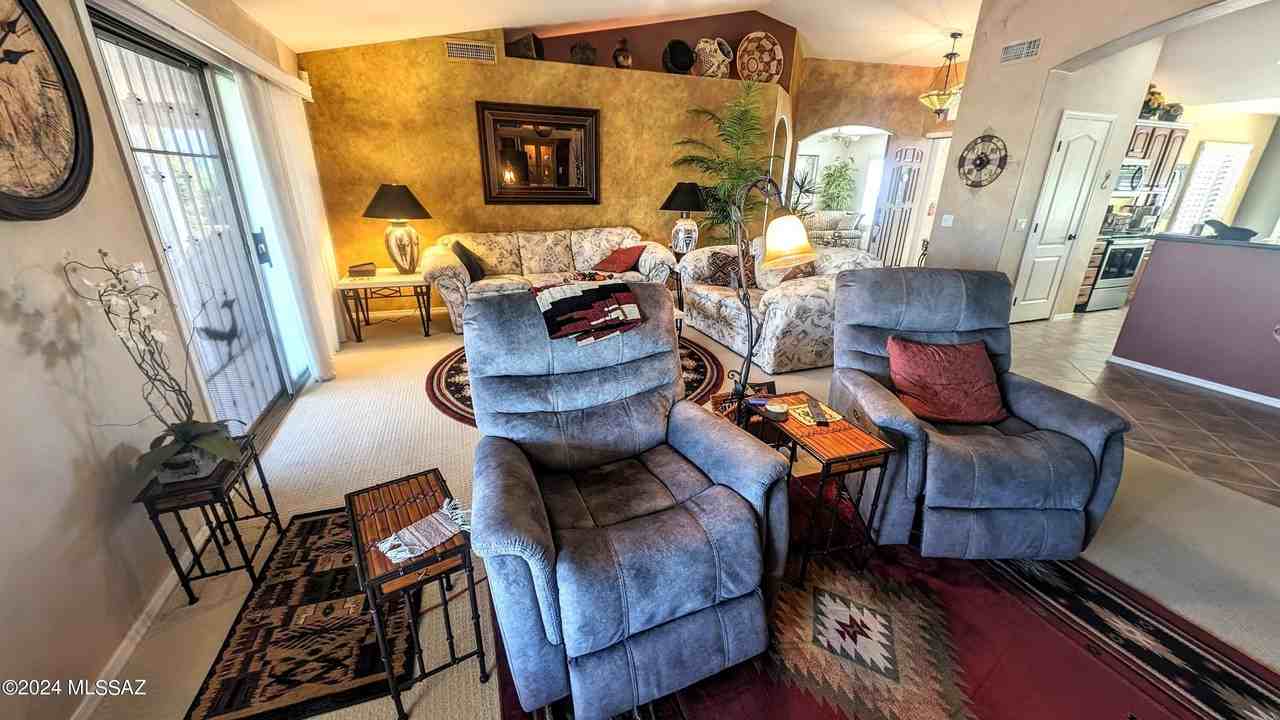 39019 S Moonwood Dr - Photo 5 of 29