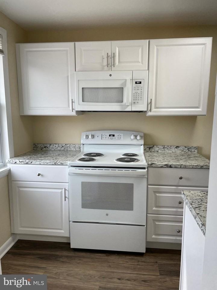 192 Madison Dr - Photo 5 of 20