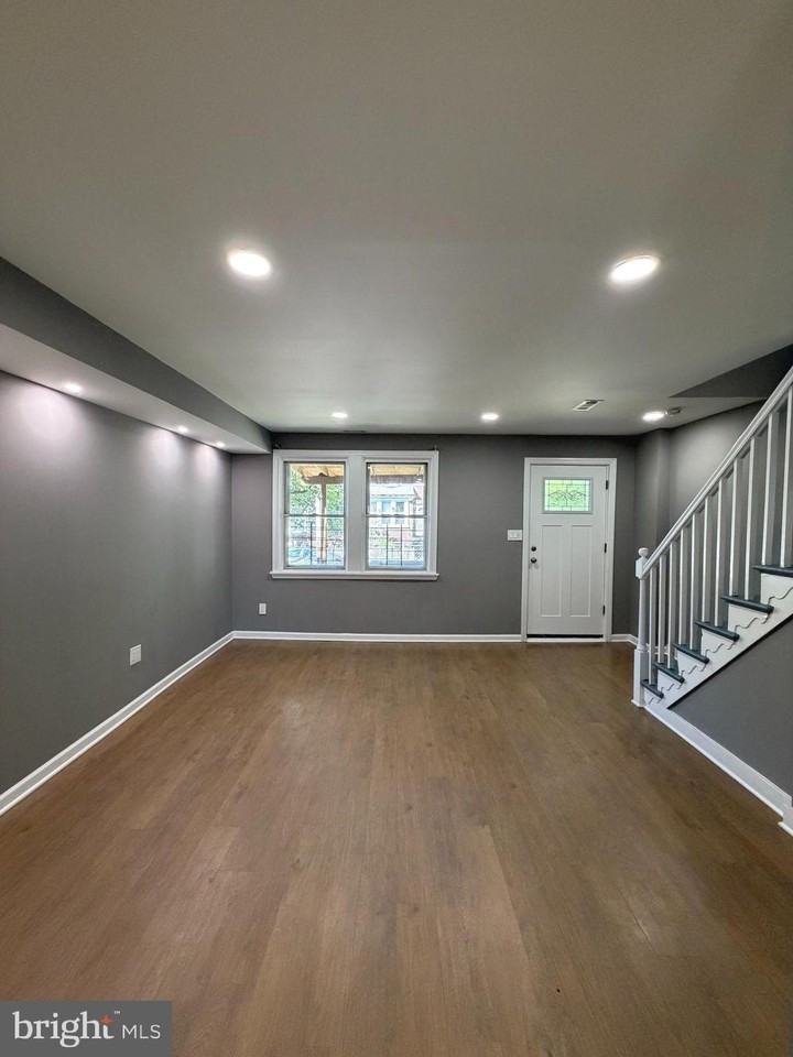 1353 Cambria St - Photo 3 of 23