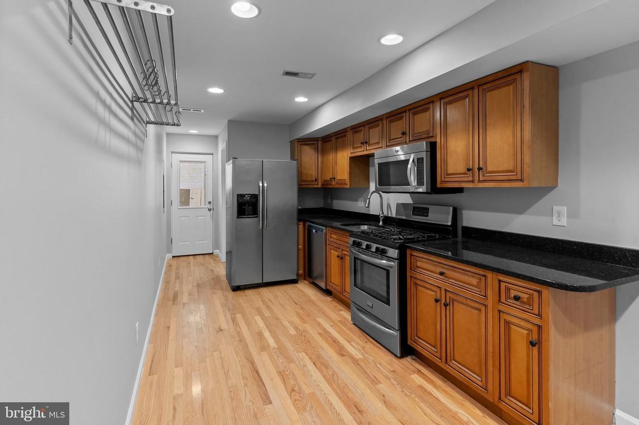 513 S Chester St - Photo 5 of 26