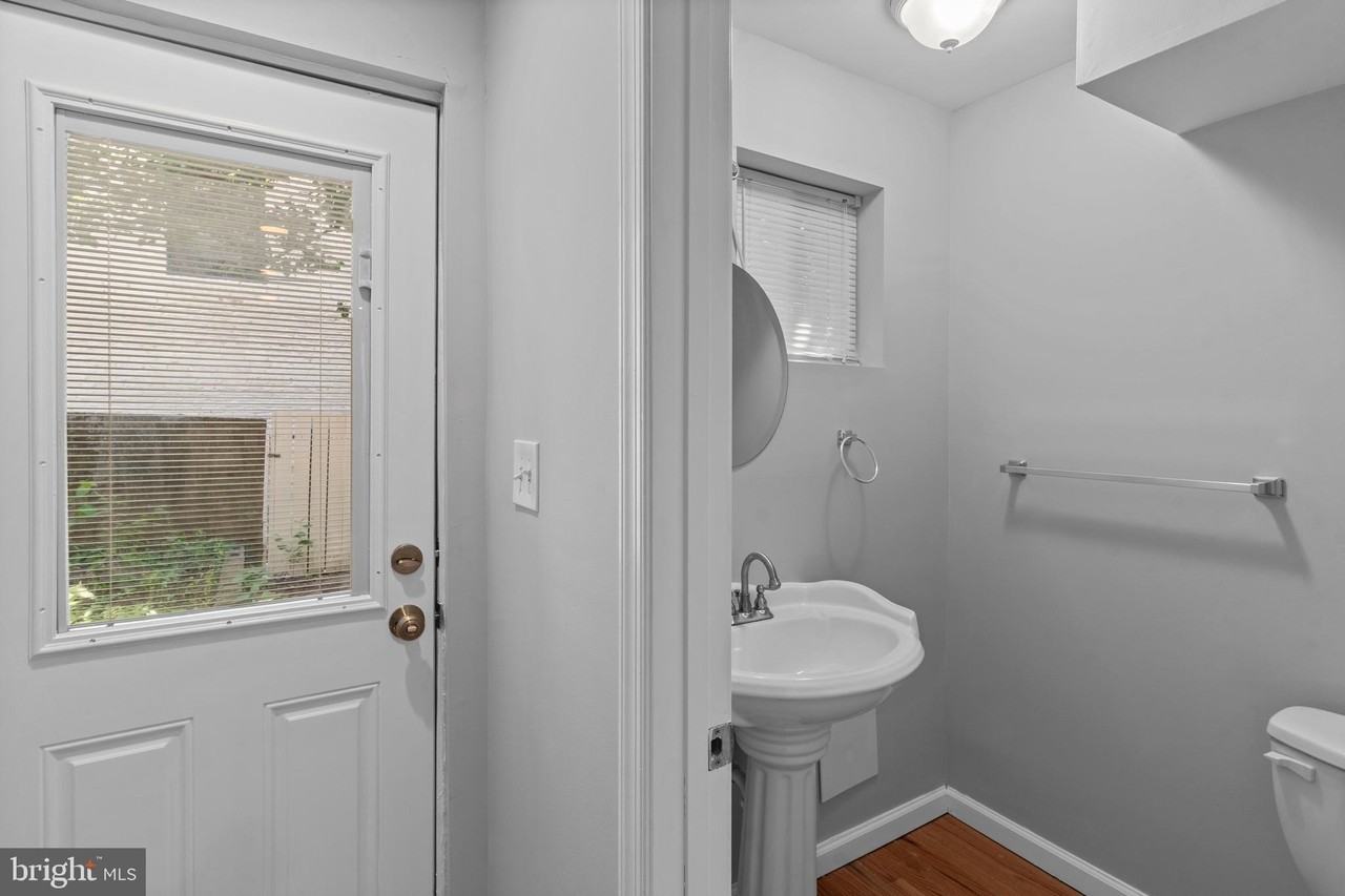 513 S Chester St - Photo 6 of 26
