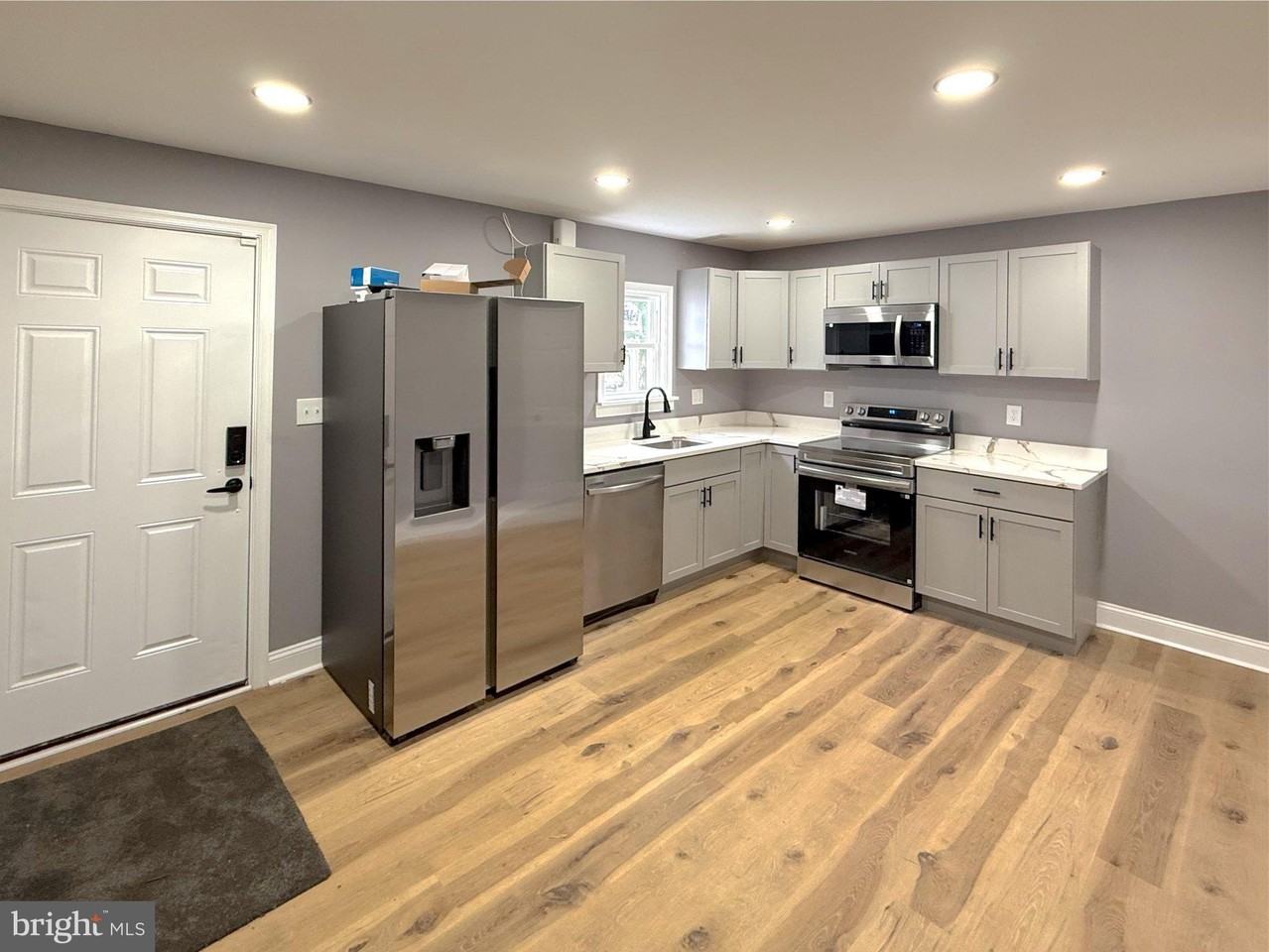3703 6th St #2 - Photo 4 of 20