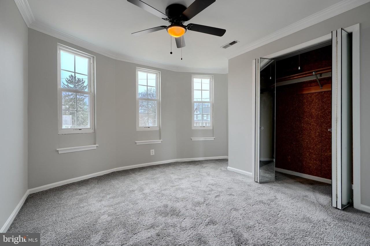 1727 Magnolia Ave - Photo 5 of 25