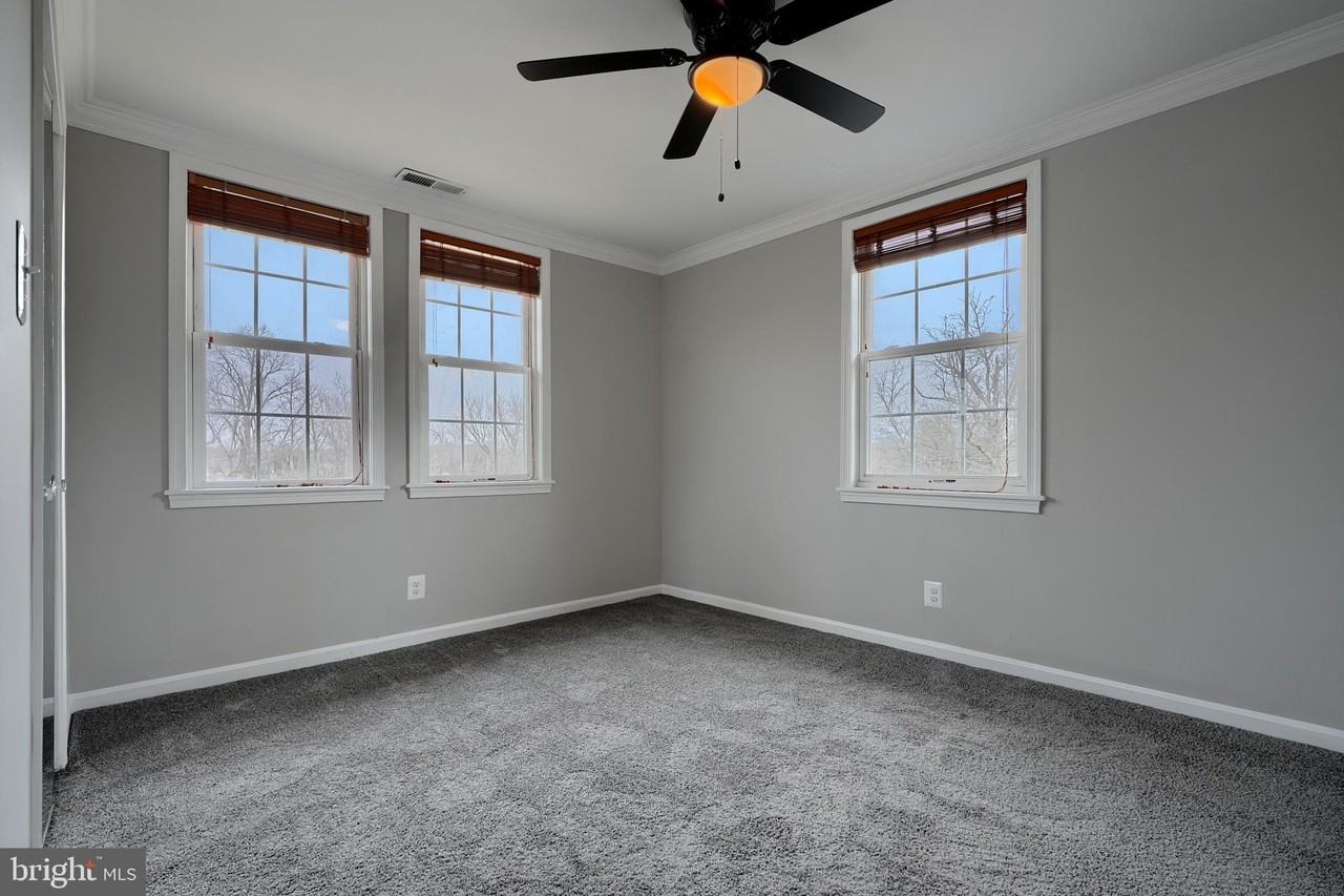 1727 Magnolia Ave - Photo 6 of 25