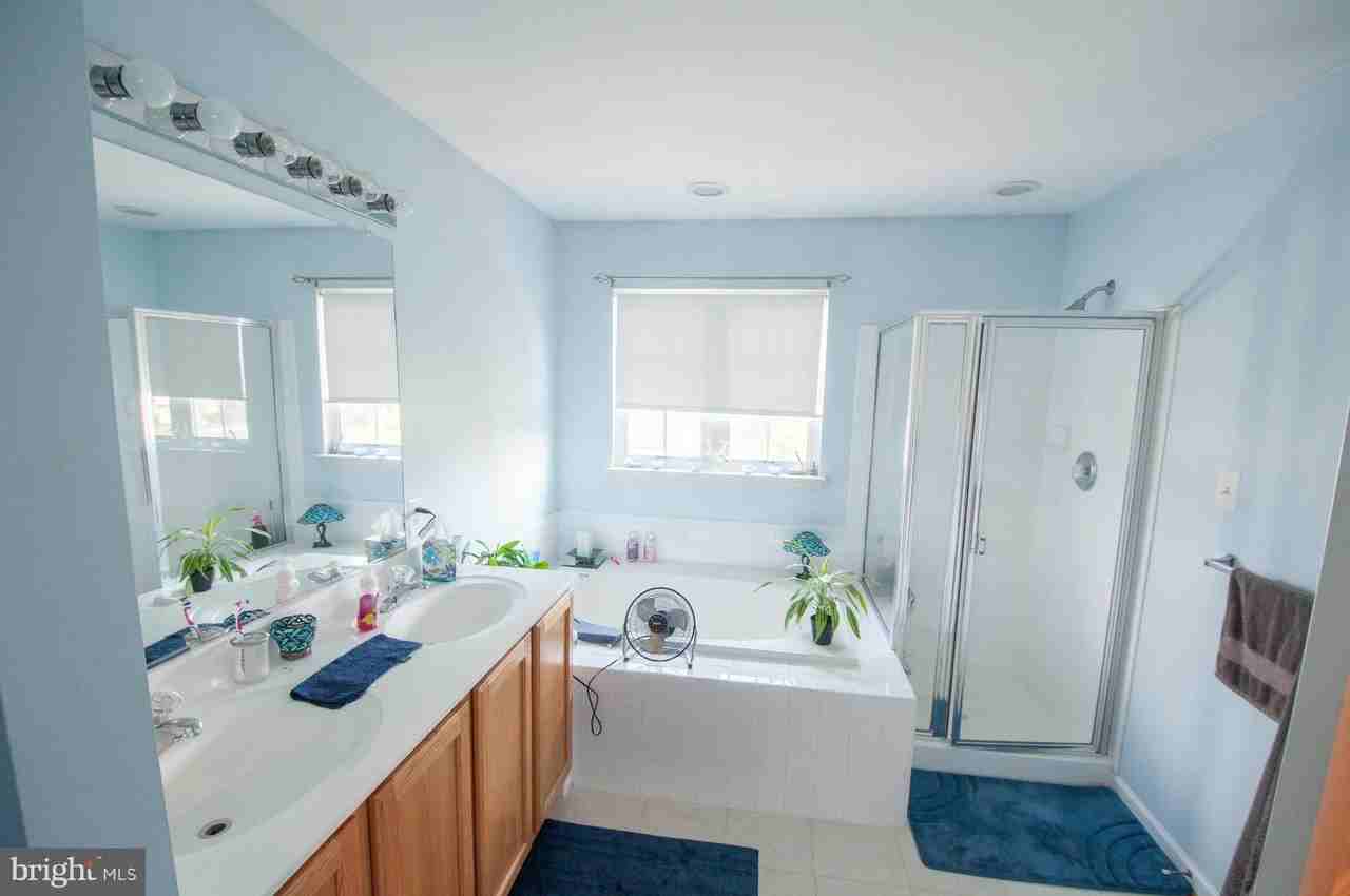 5813 Whiterose Way - Photo 6 of 15