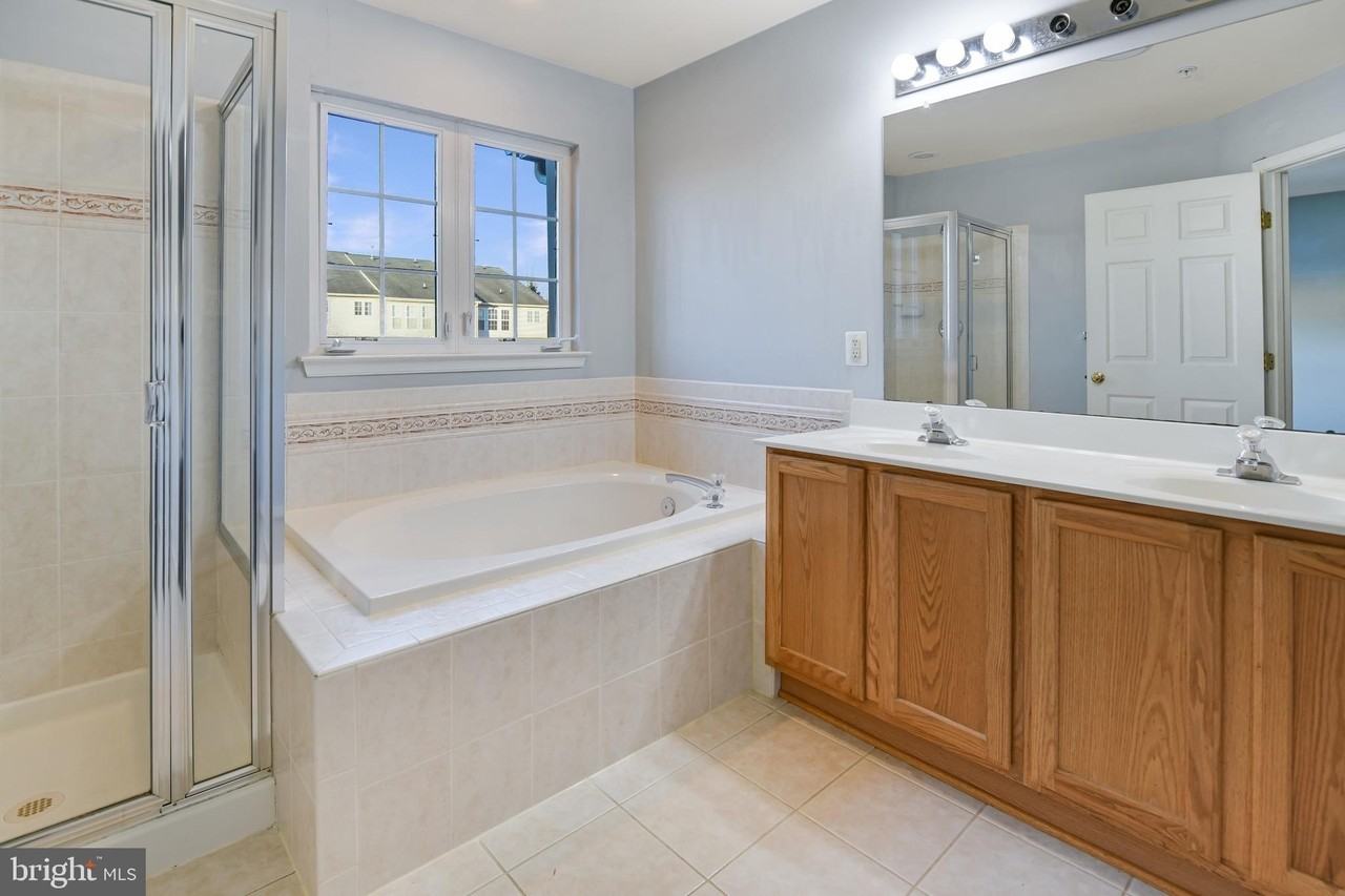 3730 Singleton Ter - Photo 6 of 18