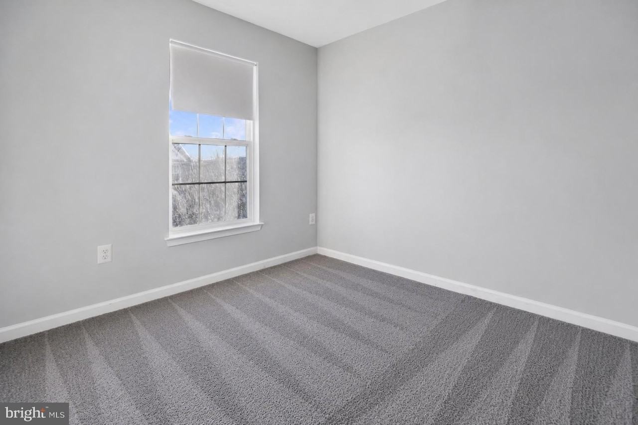 3730 Singleton Ter - Photo 7 of 18
