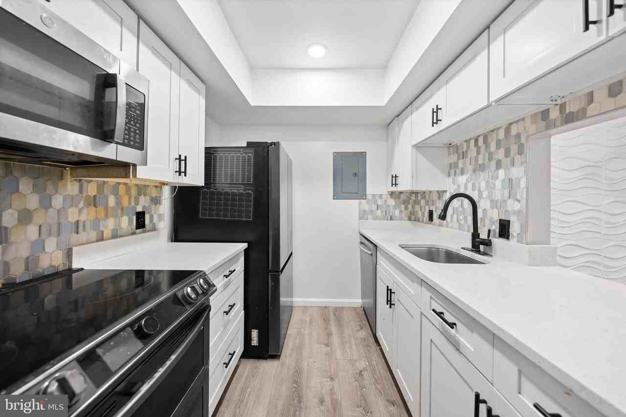 18304 Streamside Dr #203 - Photo 4 of 9