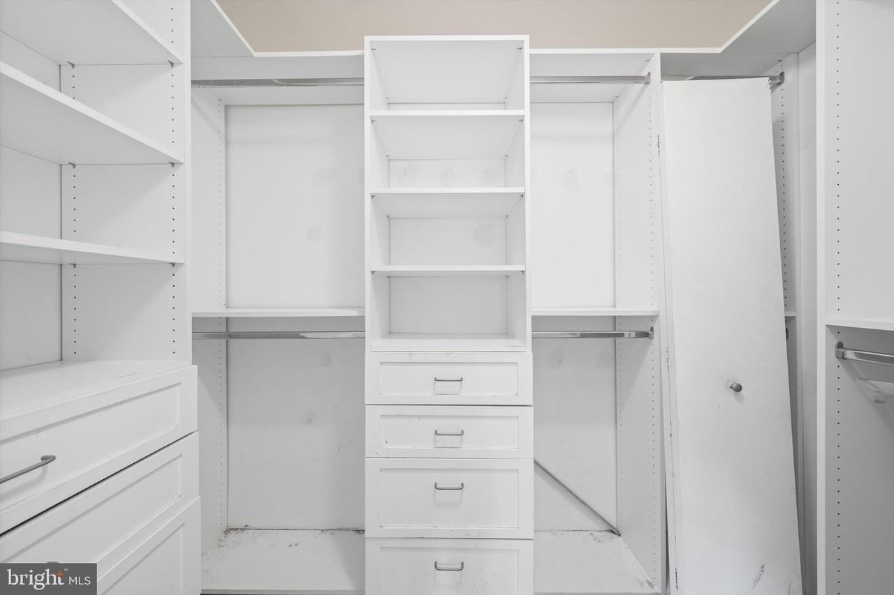 18304 Streamside Dr #203 - Photo 6 of 9