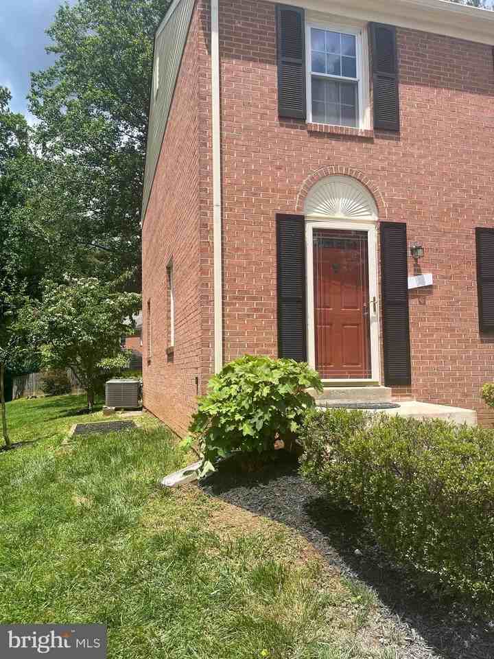 12140 Bentridge Pl - Photo 2 of 16