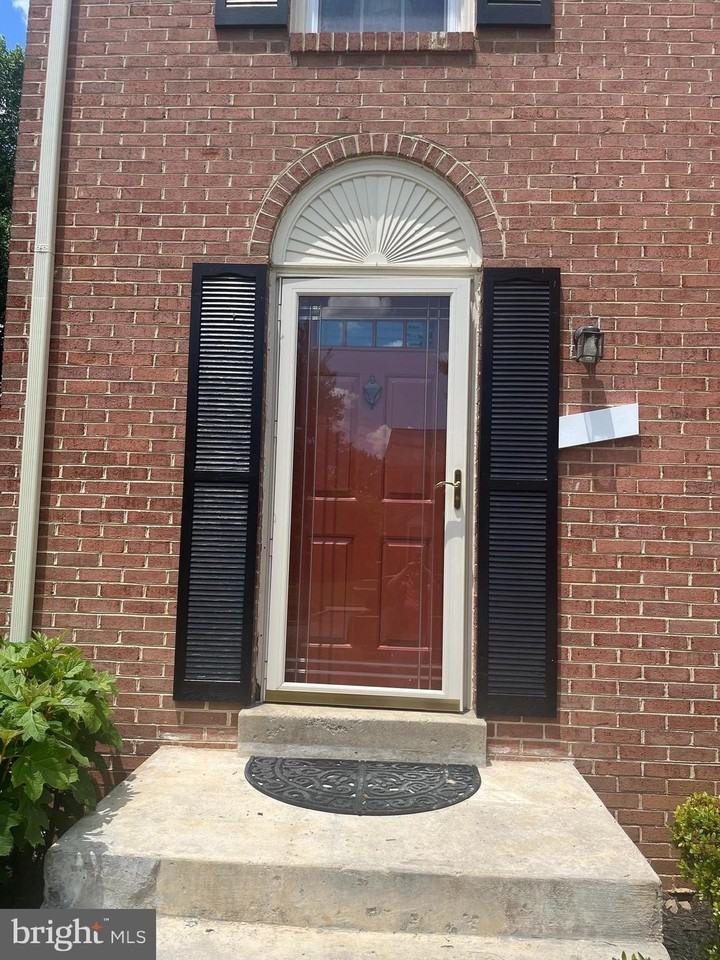 12140 Bentridge Pl - Photo 3 of 16