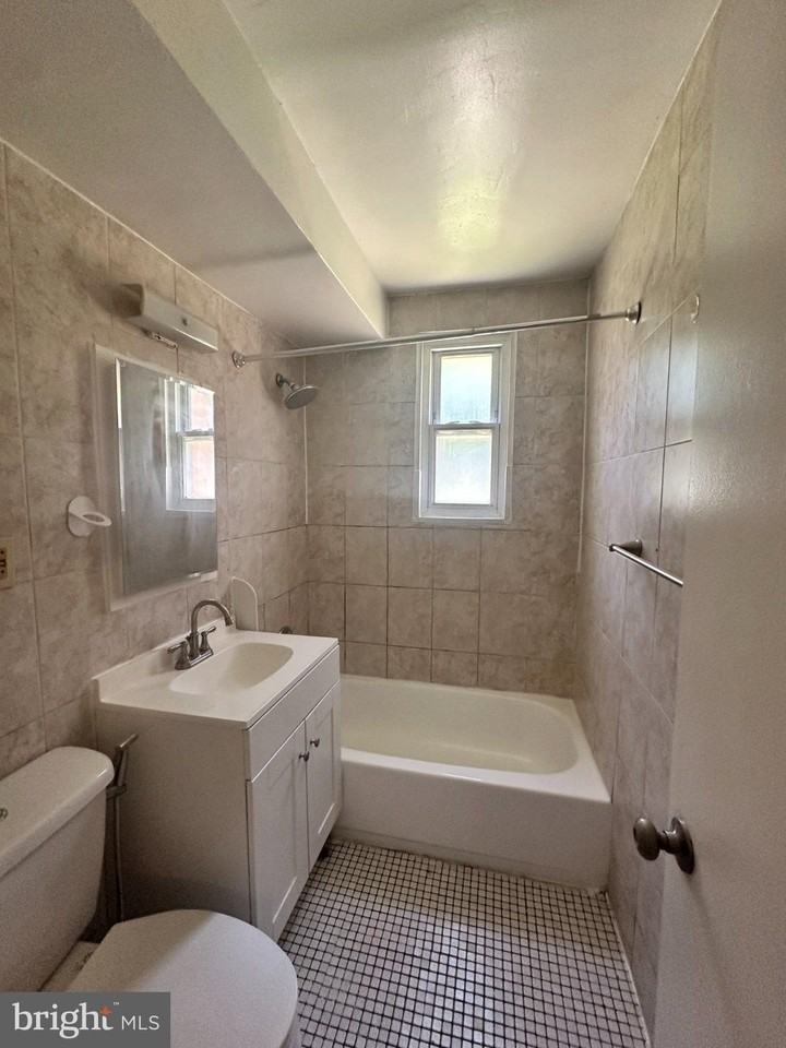 3831 Hamilton St #F102 - Photo 4 of 8