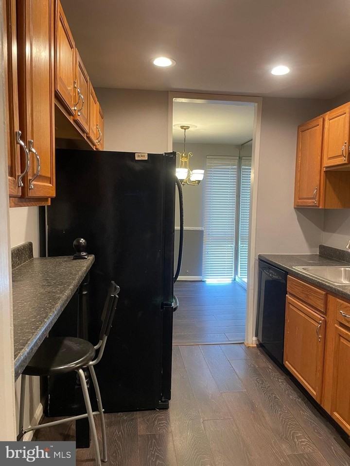 7248 Donnell Pl #B5 - Photo 5 of 11